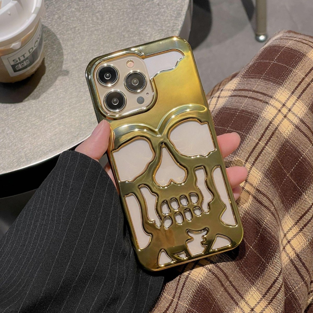 Luxury Plating 3D Skull Phone Case For I - Phone 14 Pro Max 13 12 11 Plus Breathable Glossy Hollow Out Gold Metallic Paint - Show Gadgets