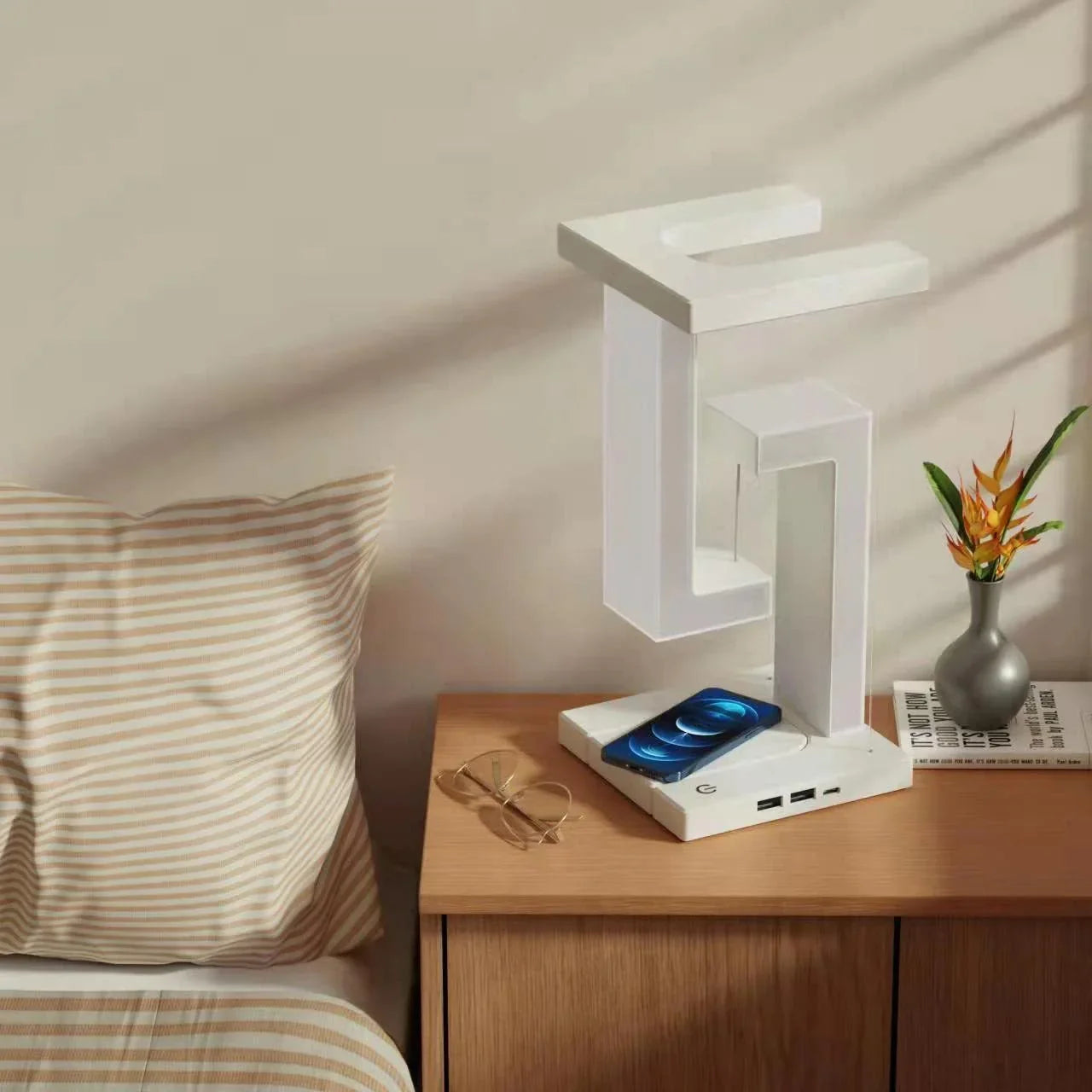Creative Smartphone Wireless Charging Suspension Table Lamp Balance Lamp Floating For Home Bedroom - Show Gadgets