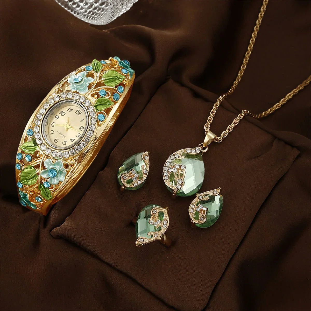 New Blue Vintage Court Style Elegant And Colorful Women's Wrist Watch - Show Gadgets