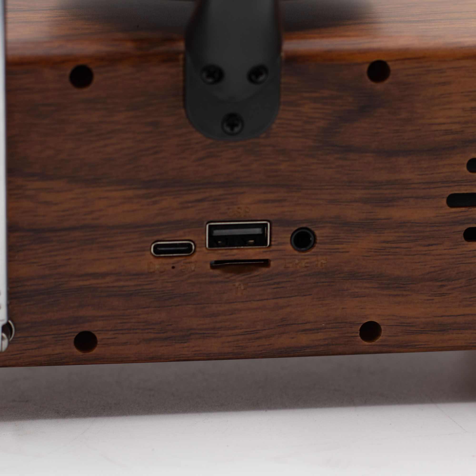 Retro Mini Double Gramophone Bluetooth speaker with twin horns and wood-effect body